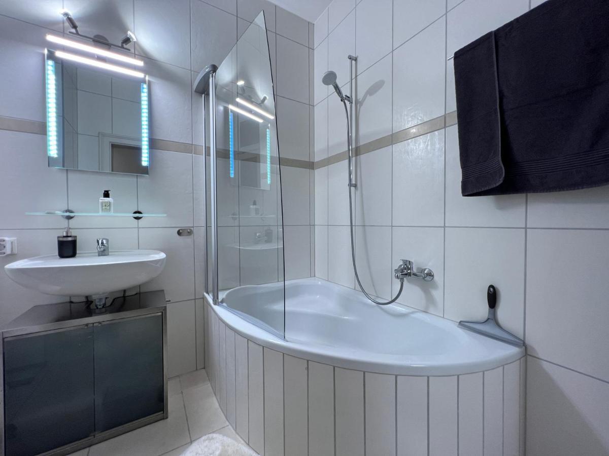 Design By Rabe - Kostenfreier Parkplatz & Netflix & Coffee-bar - Nahe Schloss Schoenbrunn Appartement